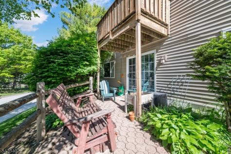 14 Falcon Ridge Way Hamburg NJ 07419