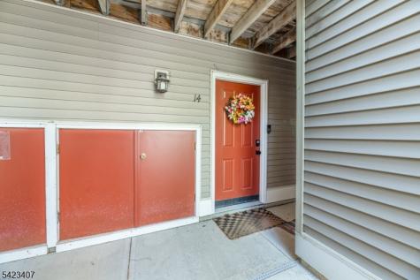 14 Falcon Ridge Way Hamburg NJ 07419