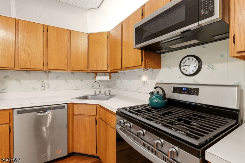 401 Danbury Lane East Brunswick NJ 08816