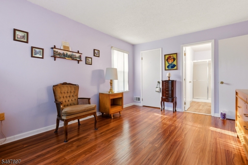 401 Danbury Lane East Brunswick NJ 08816