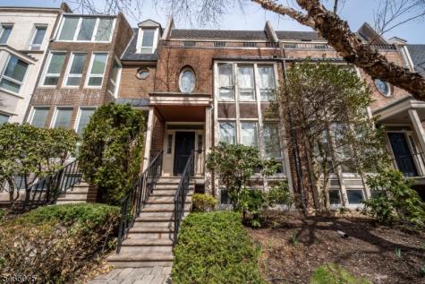 130 Kensington Drive Fort Lee NJ 07024
