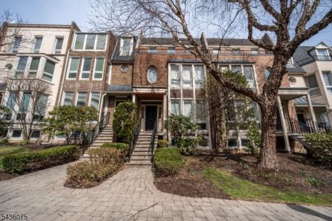 130 Kensington Drive Fort Lee NJ 07024