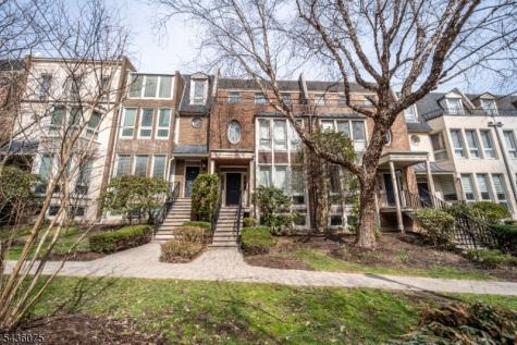 130 Kensington Drive Fort Lee NJ 07024