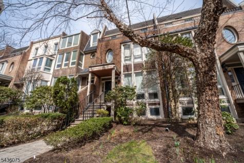 130 Kensington Drive Fort Lee NJ 07024