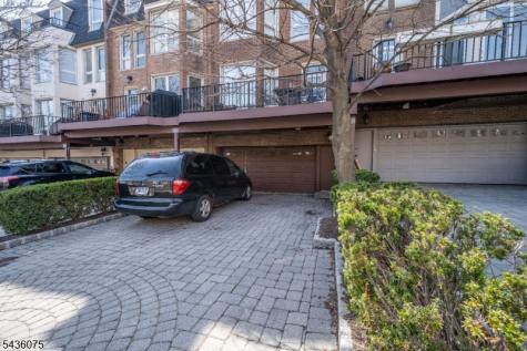 130 Kensington Drive Fort Lee NJ 07024