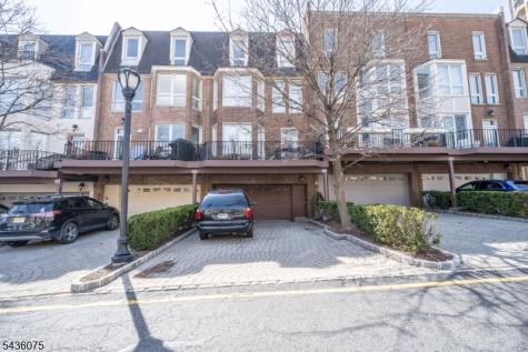 130 Kensington Drive Fort Lee NJ 07024