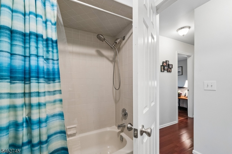 250 Nuthatch Court Readington NJ 08887