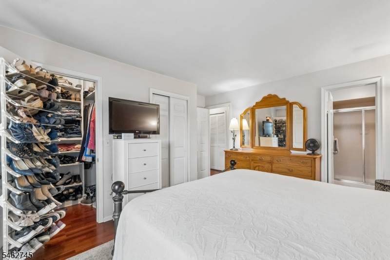 250 Nuthatch Court Readington NJ 08887