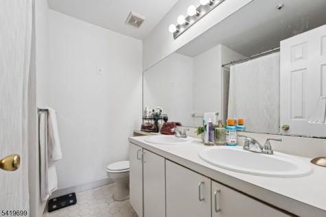48 Cornerstone Lane Newark NJ 07103