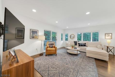 22 Fox Run Road Allendale NJ 07401
