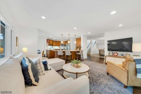 22 Fox Run Road Allendale NJ 07401