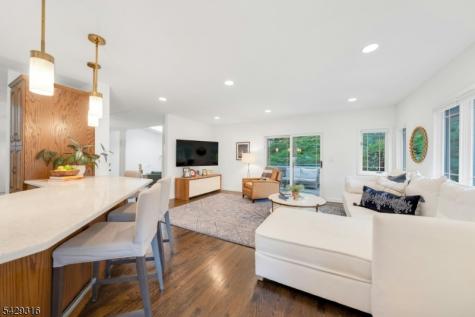 22 Fox Run Road Allendale NJ 07401