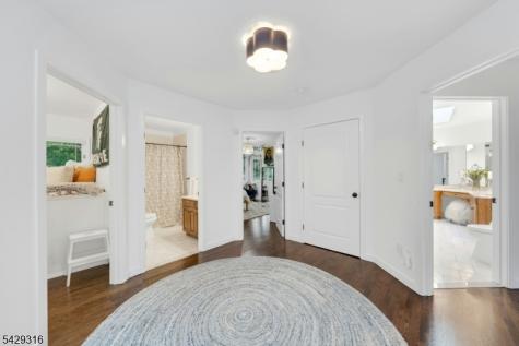 22 Fox Run Road Allendale NJ 07401