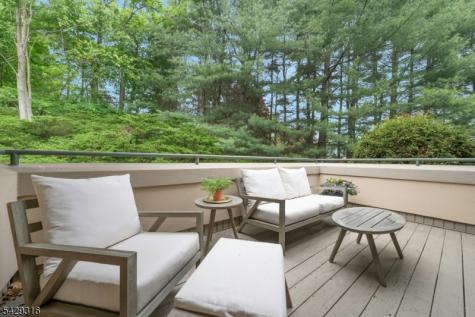 22 Fox Run Road Allendale NJ 07401