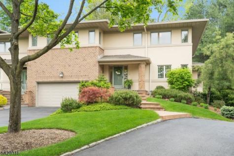 22 Fox Run Road Allendale NJ 07401