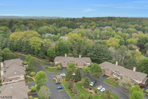 22 Fox Run Road Allendale NJ 07401