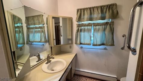 87 Dorchester Drive Lakewood NJ 08701