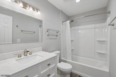 8 Bob White Allamuchy NJ 07840