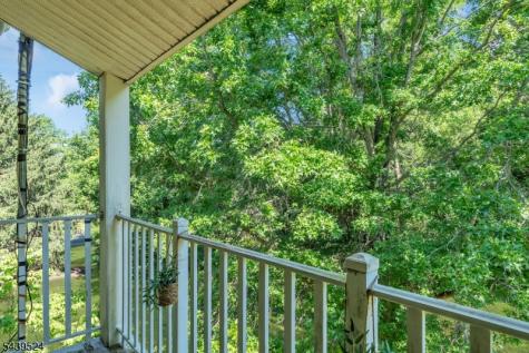 19 Amethyst Way Franklin NJ 08823