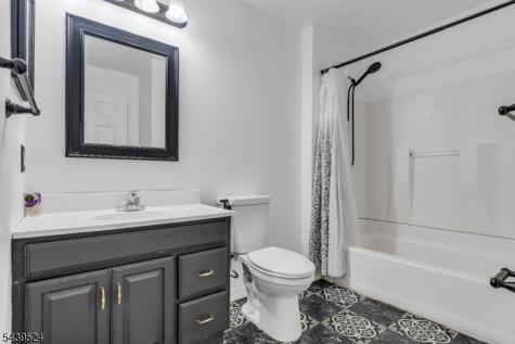19 Amethyst Way Franklin NJ 08823