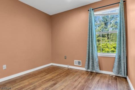 19 Amethyst Way Franklin NJ 08823