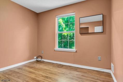 19 Amethyst Way Franklin NJ 08823