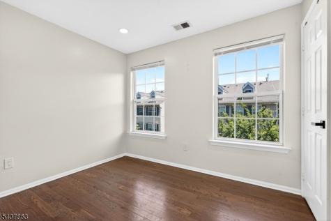 5 Krueger Court Newark NJ 07103