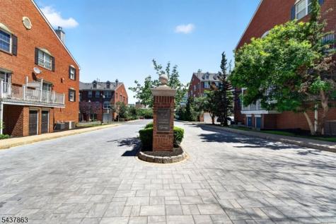 5 Krueger Court Newark NJ 07103