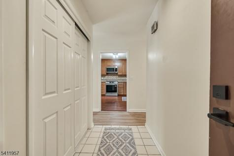 127 Oakmont Court Edison NJ 08820