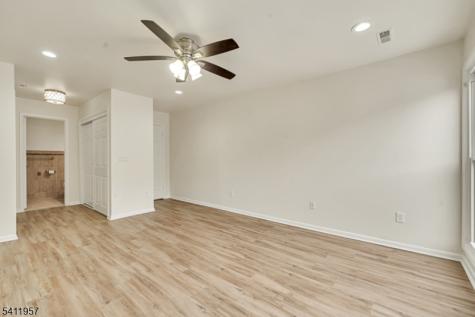 127 Oakmont Court Edison NJ 08820