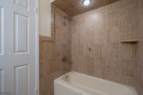 127 Oakmont Court Edison NJ 08820