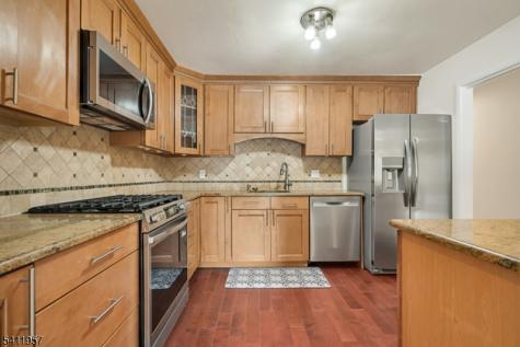 127 Oakmont Court Edison NJ 08820