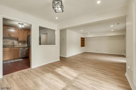 127 Oakmont Court Edison NJ 08820