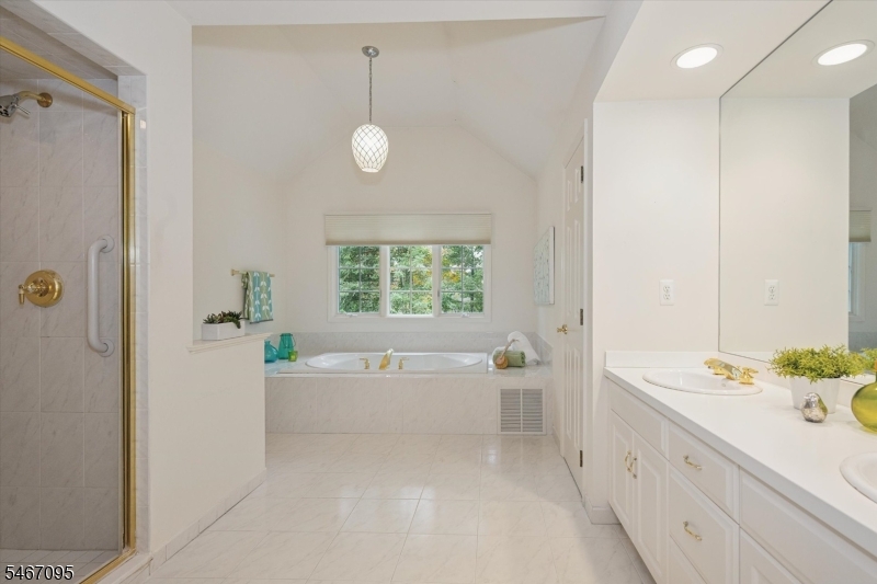 305 Huntington Court Wyckoff NJ 07481