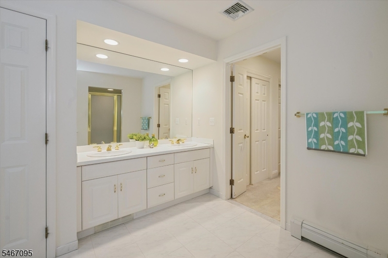 305 Huntington Court Wyckoff NJ 07481