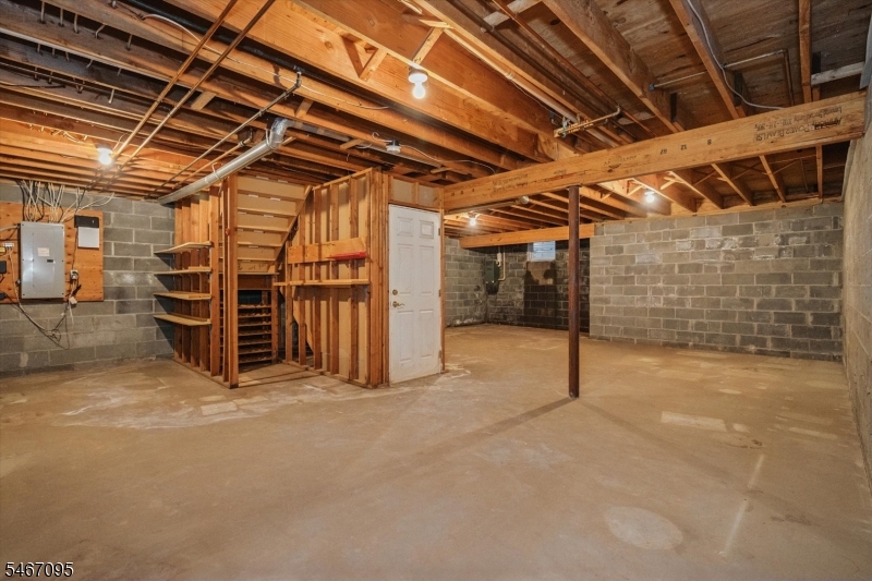 305 Huntington Court Wyckoff NJ 07481