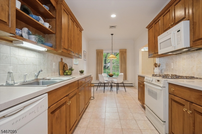 305 Huntington Court Wyckoff NJ 07481