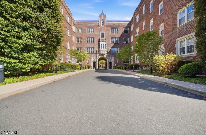 133 Summit Avenue Summit NJ 07901