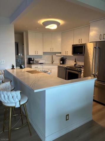 2 Claridge Dr. 7fw Verona NJ 07044