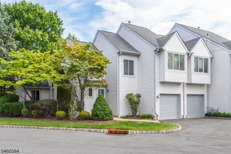 17 Constitution Court Montville NJ 07045