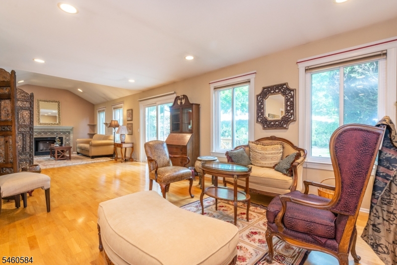 17 Constitution Court Montville NJ 07045