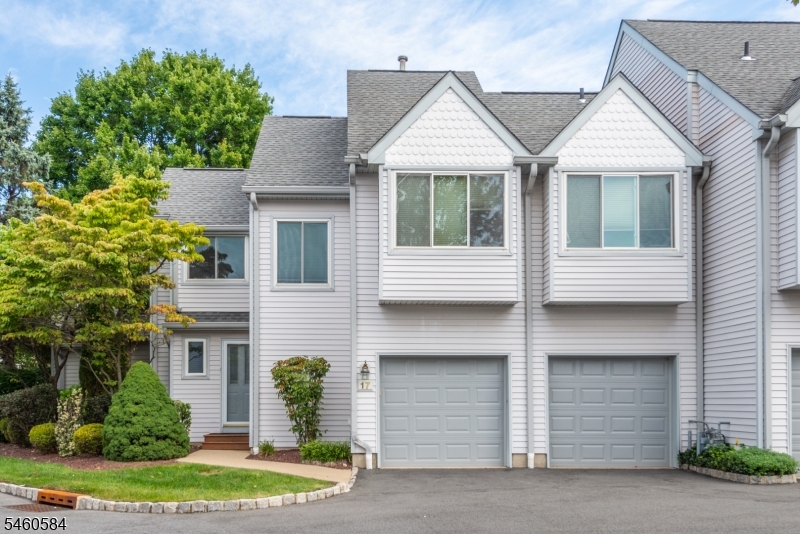17 Constitution Court Montville NJ 07045