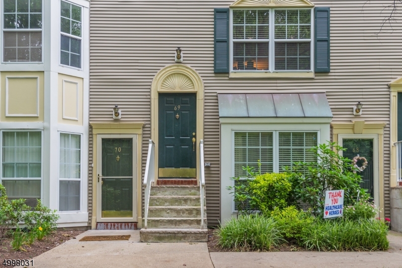 69 Heritage Court Montville NJ 07082