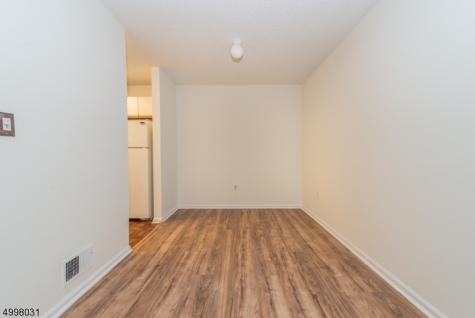69 Heritage Court Montville NJ 07082