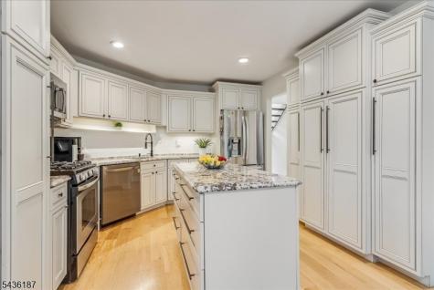 35 Indian Run Watchung NJ 07069