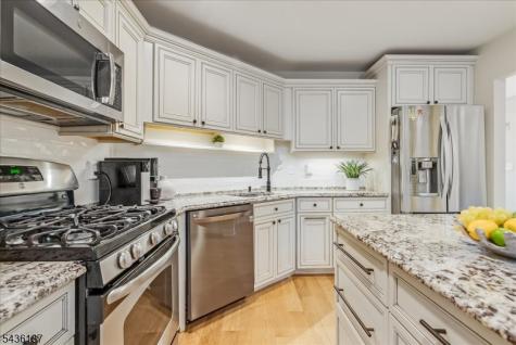 35 Indian Run Watchung NJ 07069