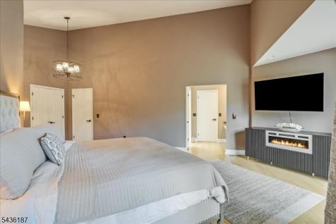 35 Indian Run Watchung NJ 07069