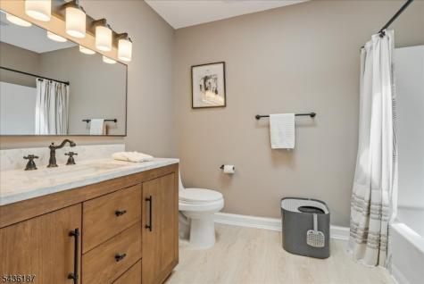 35 Indian Run Watchung NJ 07069
