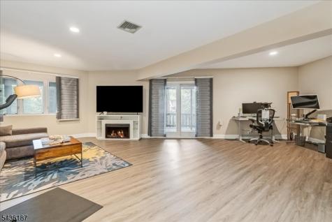35 Indian Run Watchung NJ 07069