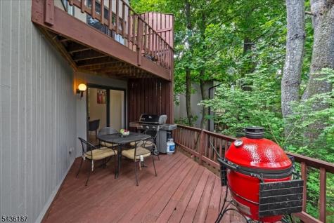 35 Indian Run Watchung NJ 07069